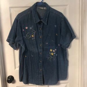 Women’s top. Size 22W.